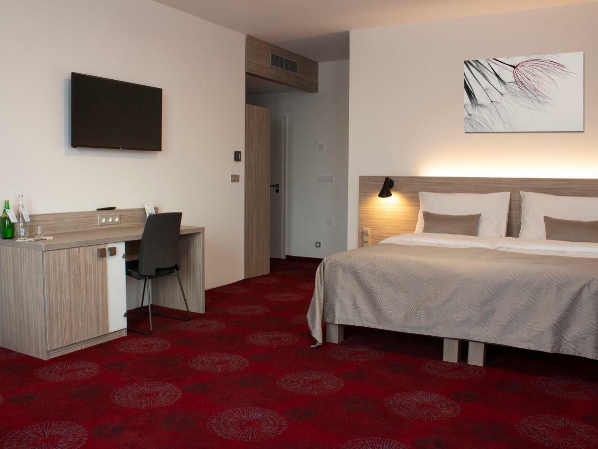 Hotel TAMMEL Jičín Eksteriør bilde